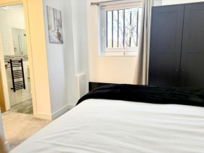 Auracasa Monarch suite